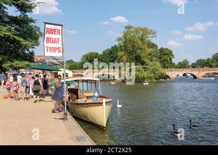 Avon River depuis Bancroft Gardens, Stratford-upon-Avon, Warwickshire, Angleterre, Royaume-Uni Banque D'Images