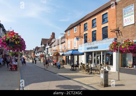 Pavement cafés, Henley Street, Stratford-upon-Avon, Warwickshire, Angleterre, Royaume-Uni Banque D'Images