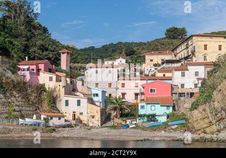 Village sur l'île de la prison de Gorgona, Toscane, Italie Banque D'Images