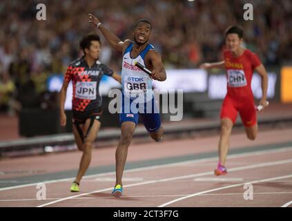 Nethaneel Mitchell-Blake plonge pour la ligne pour gagner l'or pour la Grande-Bretagne dans le relais Mens 4 x 100m. CRÉDIT PHOTO : © MARK PAIN / PHOTO DE STOCK D'ALAMY Banque D'Images