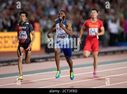 Nethaneel Mitchell-Blake plonge pour la ligne pour gagner l'or pour la Grande-Bretagne dans le relais Mens 4 x 100m. CRÉDIT PHOTO : © MARK PAIN / PHOTO DE STOCK D'ALAMY Banque D'Images