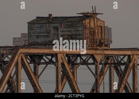 Le pont ferroviaire de Dunbarton est désaffecté et hors service, il était autrefois un pont ferroviaire traversant la baie de San francisco. Banque D'Images