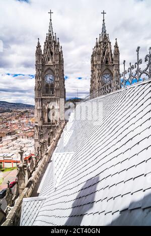 Toit de l'église la Basilica, ville de Quito, vieille ville, site du patrimoine mondial de l'UNESCO, Équateur, Amérique du Sud Banque D'Images