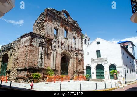 Arco Chato et le couvent de Saint-Domingue Banque D'Images