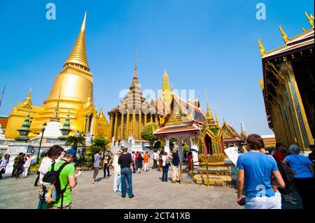 Visites touristiques, visite du Grand Palace Complex, Bangkok, Thaïlande, Asie du Sud-est, Asie, Asie du Sud-est Banque D'Images
