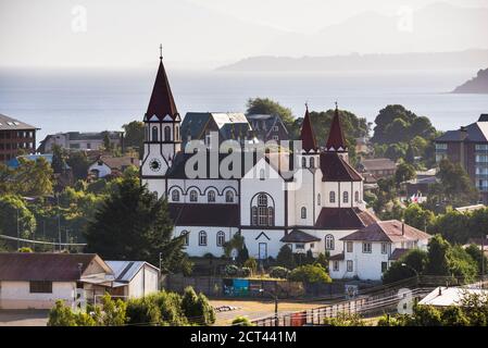 Cœur sacré de l'Église catholique de Jésus (Iglesia Sagrado Corazon de Jesus), Puerto Varas, Chile Lake District, Amérique du Sud Banque D'Images