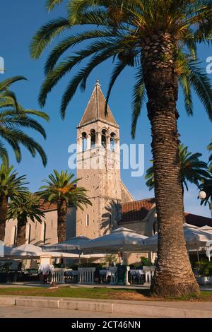 Eglise et monastère de St Dominic, Trogir, Côte dalmate, Croatie, Europe Banque D'Images