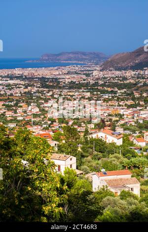 Paysage urbain de Palerme (Palermu) vu de Monreale, Sicile, Italie, Europe Banque D'Images