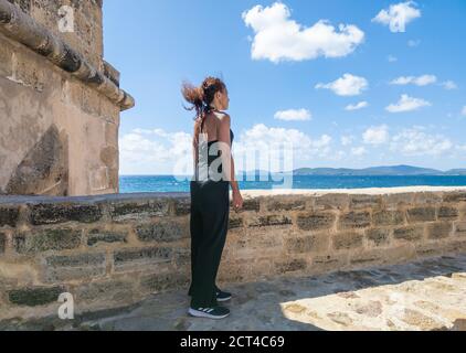 Alghero (Italie) - la ville marine et touristique sur l'île de Sardegna, colonie catalane avec la culture espagnole. Voici une vue sur le centre historique. Banque D'Images