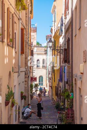 Alghero (Italie) - la ville marine et touristique sur l'île de Sardegna, colonie catalane avec la culture espagnole. Voici une vue sur le centre historique. Banque D'Images