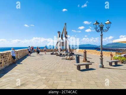 Alghero (Italie) - la ville marine et touristique sur l'île de Sardegna, colonie catalane avec la culture espagnole. Voici une vue sur le centre historique. Banque D'Images