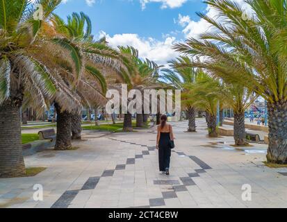 Alghero (Italie) - la ville marine et touristique sur l'île de Sardegna, colonie catalane avec la culture espagnole. Voici une vue sur le centre historique. Banque D'Images