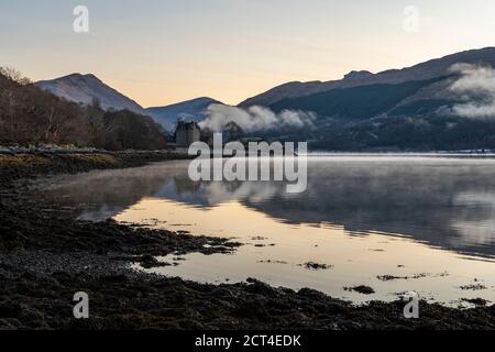 Château de Dunderave sur le Loch Fyne, Argyll et Bute, Highlands of Scotland, Royaume-Uni, Europe Banque D'Images