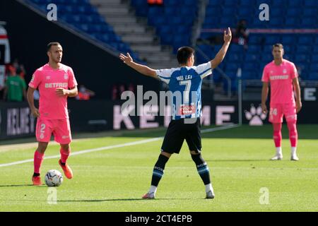 Barcelone, Espagne. 20 septembre 2020. Wu Lei (C) du RCD Espanyol réagit lors du match de football de la Liga Smartbank de 2020-2021 entre le RCD Espanyol et le RCD Mallorca à Barcelone, Espagne, le 20 septembre 2020. Crédit : Joan Gosa/Xinhua/Alay Live News Banque D'Images