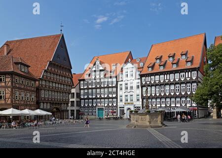 Hall de guilde des boulangers (à gauche) et hall de guilde des bouchers (deuxième à gauche), place du marché, Hildesheim, Basse-Saxe, Allemagne Banque D'Images