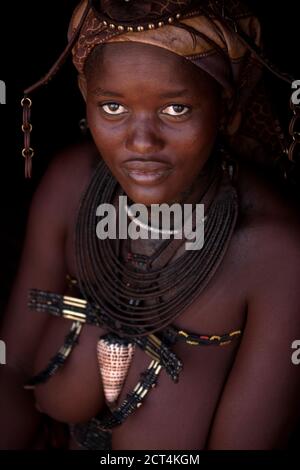 Une femme Himba de Namibie. Banque D'Images