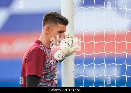 Nick Pope (1) de Burnley pendant l'échauffement avant le match Banque D'Images