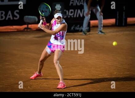 Marketa Vondrousova de la République tchèque en action pendant elle Son quart de finale à l'Internazionali BNL d'Italia WTA 2020 Premier 5 tennis à Banque D'Images