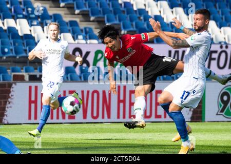 Genki HARAGUCHI (H) chance de goalchance, Qktion, tir de but, droite Marco DJURICIN (KA) Soccer 2ème Bundesliga, 1er jour de match, Hanovre 96 (H) - Karlsruher SC (KA), le 09/19/2020 à Hanovre/Allemagne. | utilisation dans le monde entier Banque D'Images