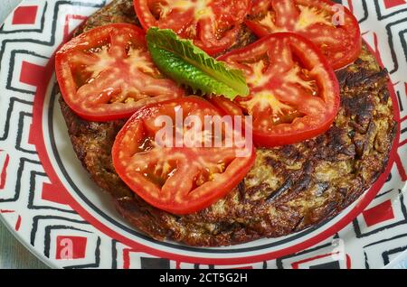 KooKoo Bademjan - frittata d'aubergine, plat persan Banque D'Images