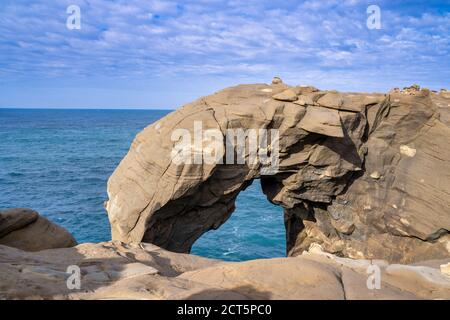 Elephant Trunk Rock à Shenao Keelung, New Taipei, Taïwan, au bord de l'océan. Banque D'Images