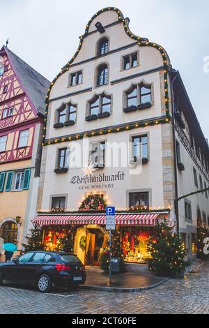 Rothenburg/Germany-1/1/19: Un bâtiment du marché de Noël Käthe Wohlfahrt à Rothenburg ob der Tauber en Bavière. Käthe Wohlfahrt est une com allemande Banque D'Images