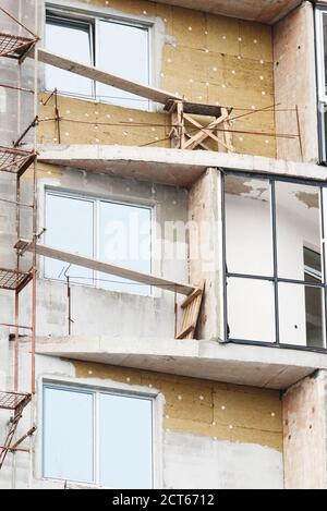 Bâtiment en construction avec isolation thermique en plâtré Banque D'Images