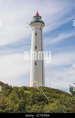 Phare dans les dunes de Lyngvig, Jutland, côte danoise de la mer du Nord Banque D'Images