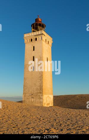Le phare défunte de Rubjerg Knude, près de Lønstrup, au Danemark, en lumière du soleil dorée Banque D'Images