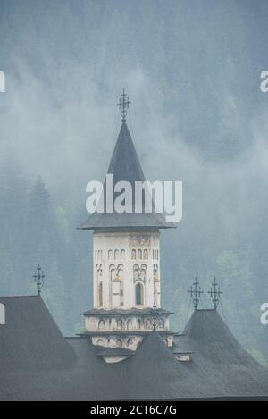 Le monastère de Sucevita, une église gothique classée dans les « églises peintes du nord de la Moldavie » de l'UNESCO, Bukovina, Roumanie Banque D'Images