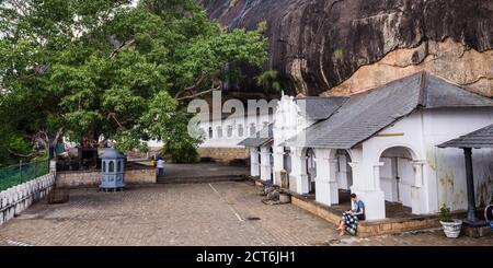 Dambulla Cave Temple, Dambulla, Province du Centre, au Sri Lanka, en Asie Banque D'Images