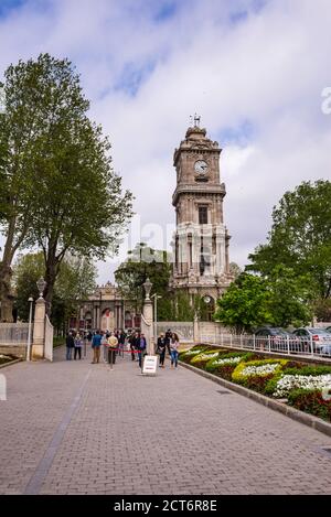 Tour de l'horloge au palais de Dolmabahce, Istanbul, Turquie, Europe de l'est Banque D'Images