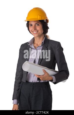 Portrait de femme architecte engeneer en casque jaune et en affaires modèle de maintien de combinaison isolé sur fond blanc Banque D'Images