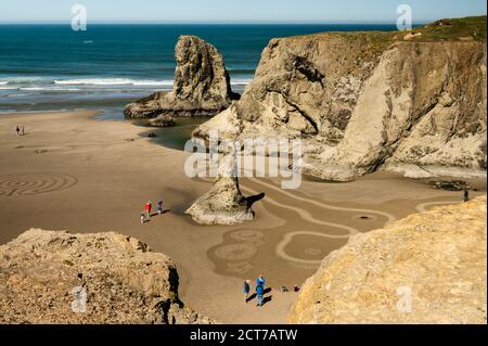 Cercles dans le sable à Bandon Oregon, un labyrinthe dessiné dans le sable Banque D'Images