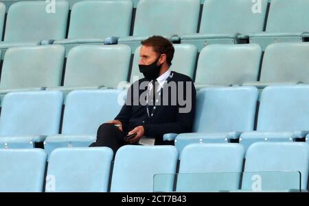 Gareth Southgate, directeur de l'Angleterre, observe les matchs de la Premier League à Villa Park, Birmingham. Banque D'Images