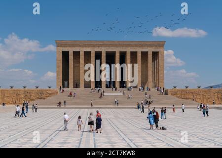 Ankara/Turquie-août 22 2020: Les gens visitent Anitkabir, le mausolée de Mustafa Kemal Ataturk pendant la pandémie de corona de Covid-19 en une journée ensoleillée. Banque D'Images