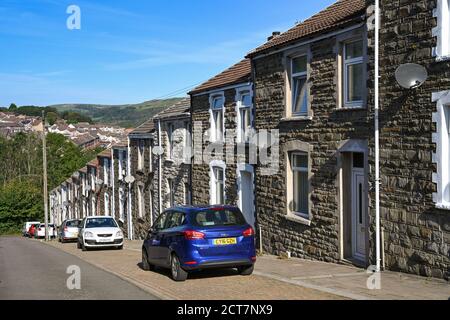 Pontypridd, pays de Galles - septembre 2020 : logement traditionnel en terrasse sur la colline de Graig à Pontypridd. Banque D'Images