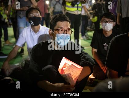 HONG KONG, HONG KONG SAR, CHINE : 4 JUIN 2020. Nathan Law se joint aux autres étudiants de Victoria Park Hong Kong pour une veillée pour le 31e anniversaire de la Banque D'Images