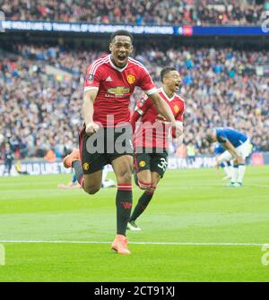 ANTHONY MARTIAL CÉLÈBRE LE SCORE DU GAGNANT DE DERNIÈRE MINUTE POUR L'HOMME UTD 2-1 EVERTON / MANCHESTER UTD FA CUP DEMI-FINALE - WEMBLEY. Image de copyright : Banque D'Images