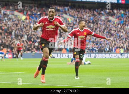 ANTHONY MARTIAL CÉLÈBRE LE SCORE DU GAGNANT DE DERNIÈRE MINUTE POUR L'HOMME UTD 2-1 EVERTON / MANCHESTER UTD FA CUP DEMI-FINALE - WEMBLEY. Image de copyright : Banque D'Images