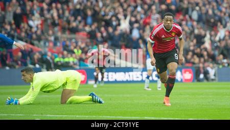 ANTHONY MARTIAL CÉLÈBRE LE SCORE DU GAGNANT DE DERNIÈRE MINUTE POUR L'HOMME UTD 2-1 EVERTON / MANCHESTER UTD FA CUP DEMI-FINALE - WEMBLEY. Image de copyright : Banque D'Images