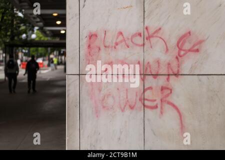 Seattle, États-Unis 3 juin 2020 : Graffiti dans le centre-ville de la manifestation du 30 mai. Banque D'Images