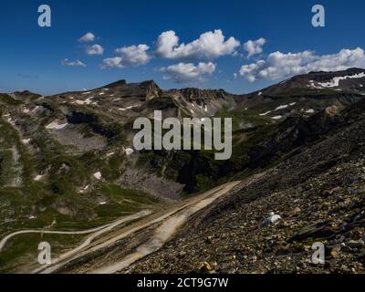 Vues magnifiques sur les sommets, les vallées et les glaciers des Alpes autrichiennes, le parc national Hohe Tauern. Charmante et belle scène avec des prairies étonnantes. Banque D'Images