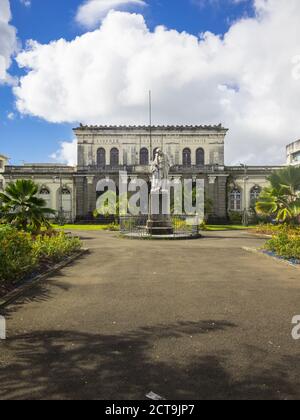 Caraïbes, Antilles, Lesser Antilles, Martinique, Fort-de-France, Palais de justice, la Statue de Victor Schoelcher Banque D'Images