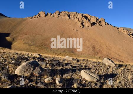 L'Iran, du Mazandaran, Alam Kuh, Takht-e Suleyman, massif, montagnes Alborz mountain érodés à Hezarsham valley Banque D'Images