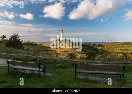 Allemagne, Mecklembourg-Poméranie-Occidentale, de la mer Baltique, le phare sur l'île de Hiddensee dans le coucher du soleil