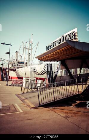 Allemagne, vue de l'Ueberseebruecke dans le port de Hambourg Banque D'Images