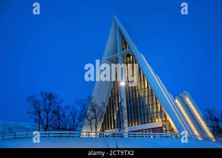 La Scandinavie, la Norvège, Tromso, Cathédrale de l'Arctique en hiver Banque D'Images