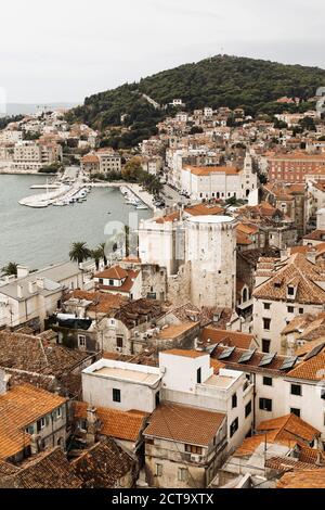 La Croatie, Split, vue de la vieille ville de clocher de la cathédrale Sv Duje Banque D'Images