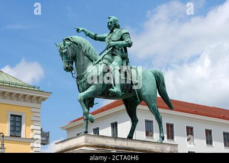 Germany, Bavaria, Munich, statue équestre de l'électeur Maximilien Banque D'Images